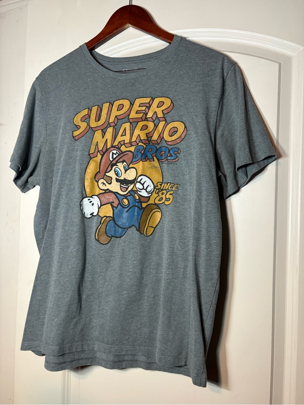 Old Navy Gray Super Mario Bros Graphic Tee with Vintage Print